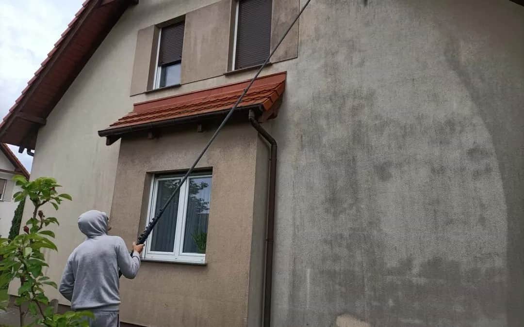 Jak skutecznie myć tynk silikonowy, aby uniknąć uszkodzeń?