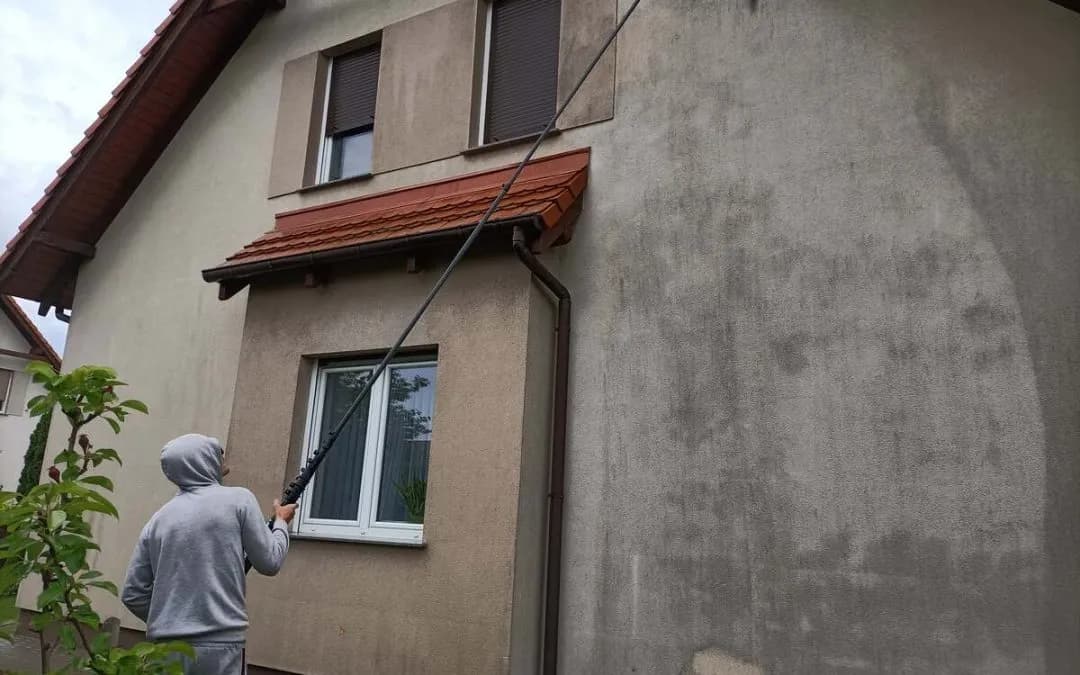 Jak skutecznie myć tynk silikonowy, aby uniknąć uszkodzeń?