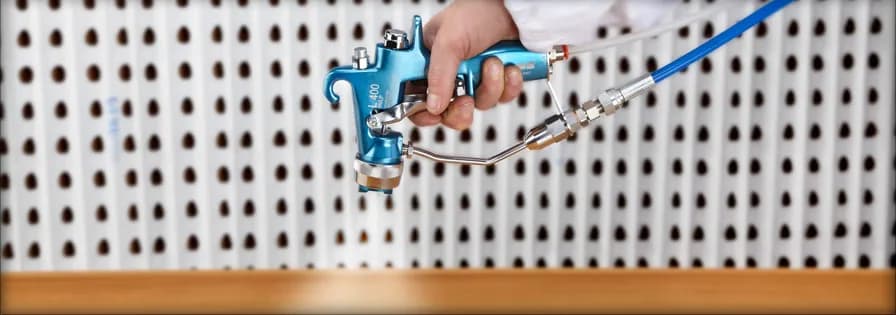 Jaką dyszę do malowania drewna wybrać, aby uniknąć błędów?