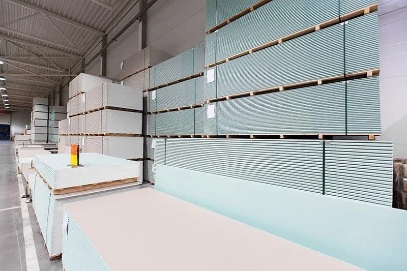 Co zamiast tynku wewnątrz? Efektywne i tanie alternatywy na ściany