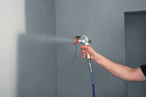 Jak malować pistoletem: unikaj błędów i osiągnij idealne wykończenie