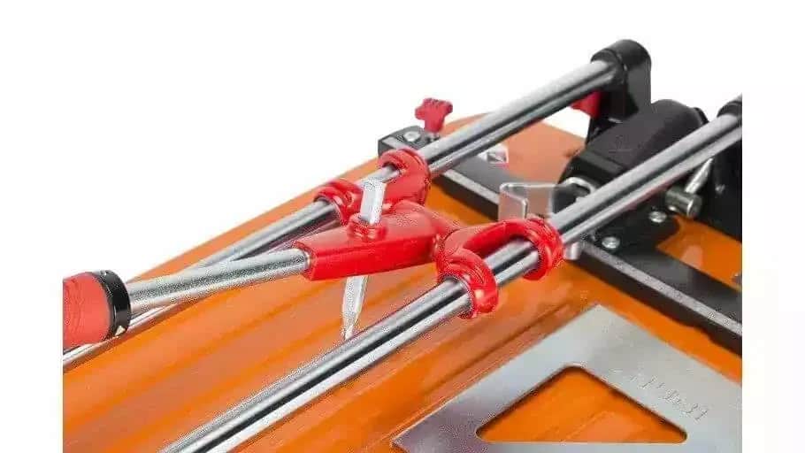 Jakie kółko tnące do gresu wybrać, by uniknąć problemów z cięciem?