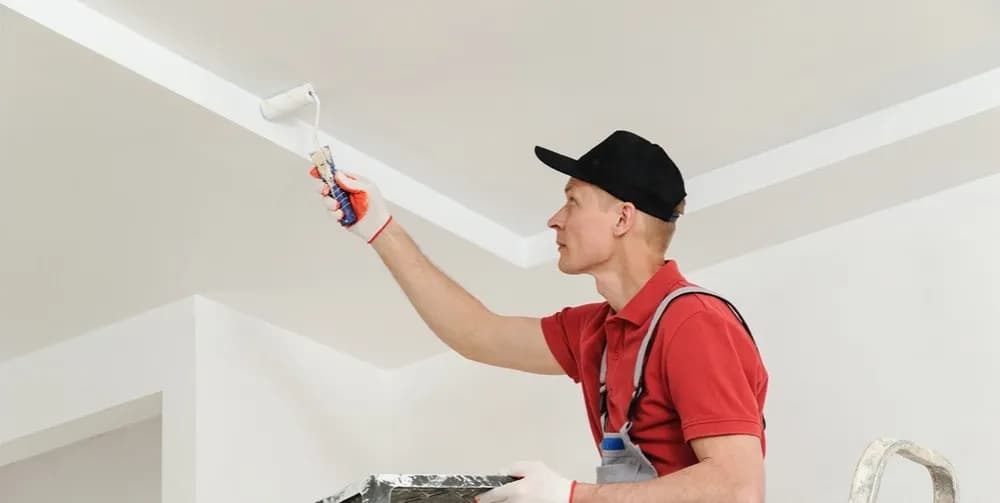 Jak malować sufit żeby nie było pasów - skuteczne techniki malowania